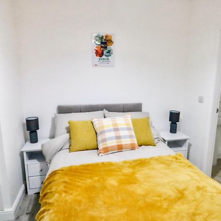 Port Apartment 1 홀리헤드 외부 사진