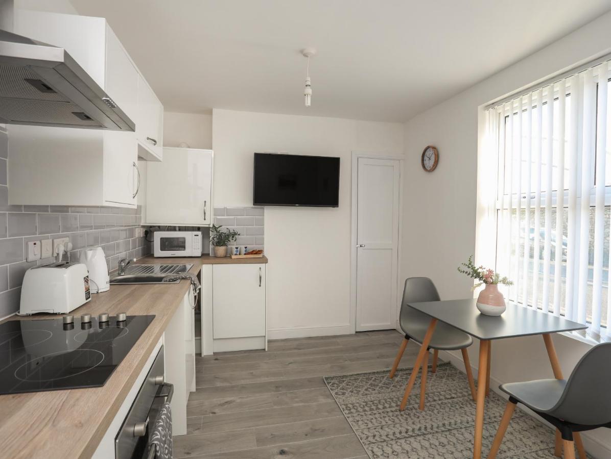 Port Apartment 1 홀리헤드 외부 사진