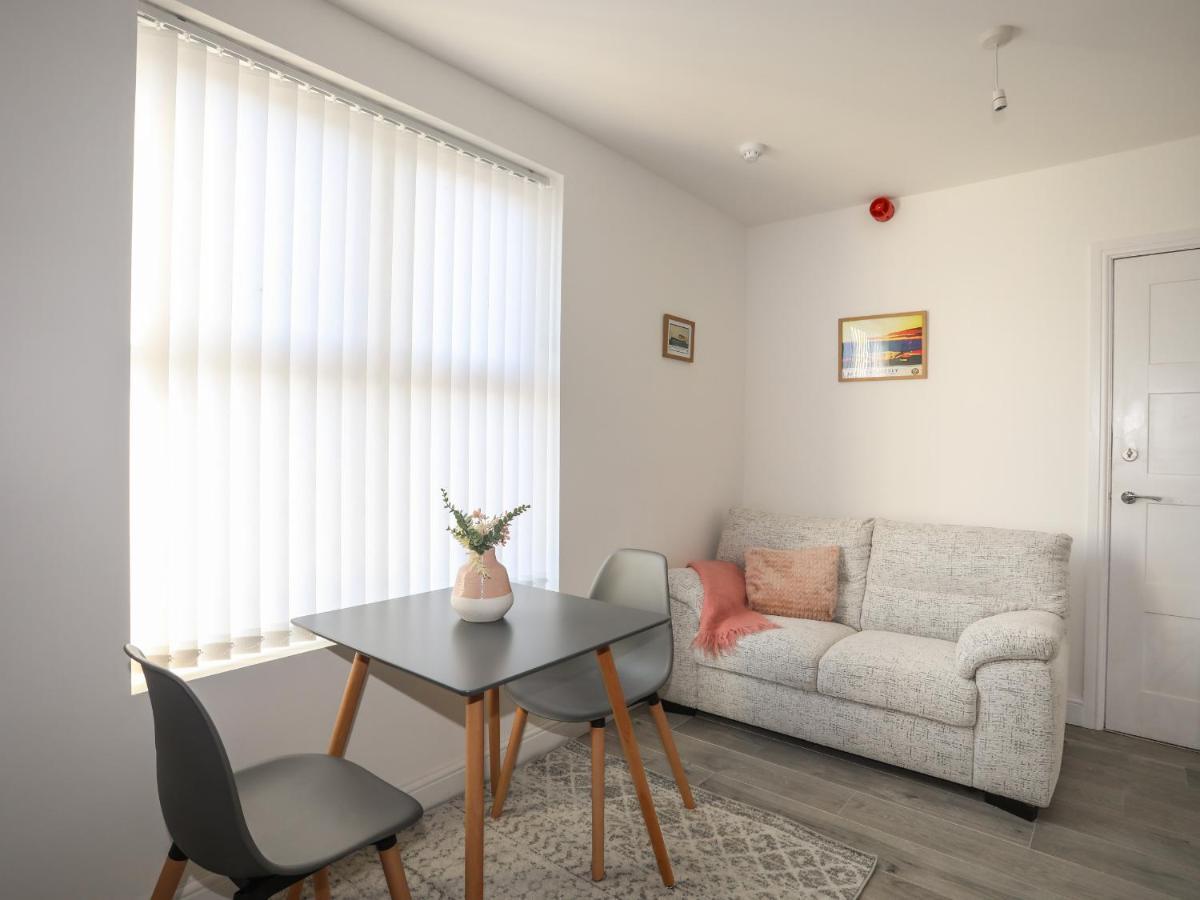 Port Apartment 1 홀리헤드 외부 사진